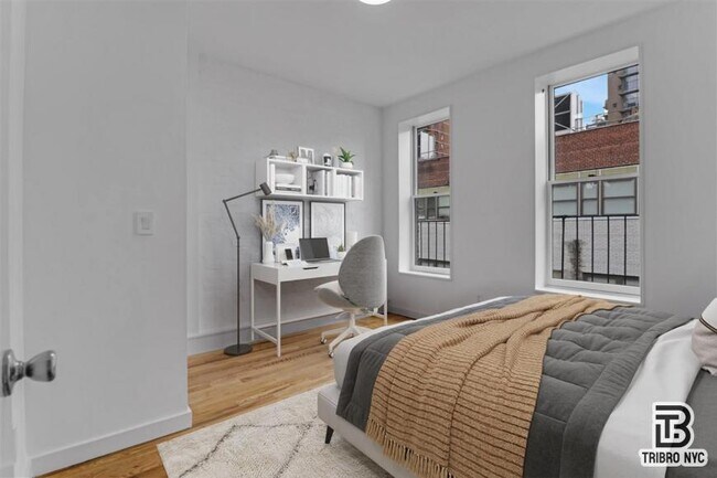 Building Photo - 3 bedroom in NEW YORK NY 10128
