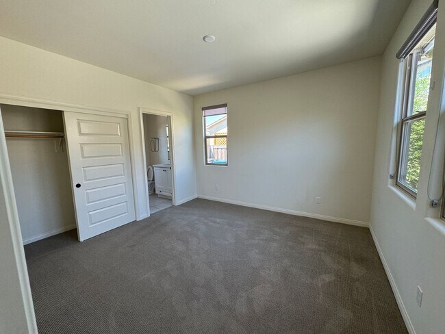 Building Photo - 3949 Kilbern Way