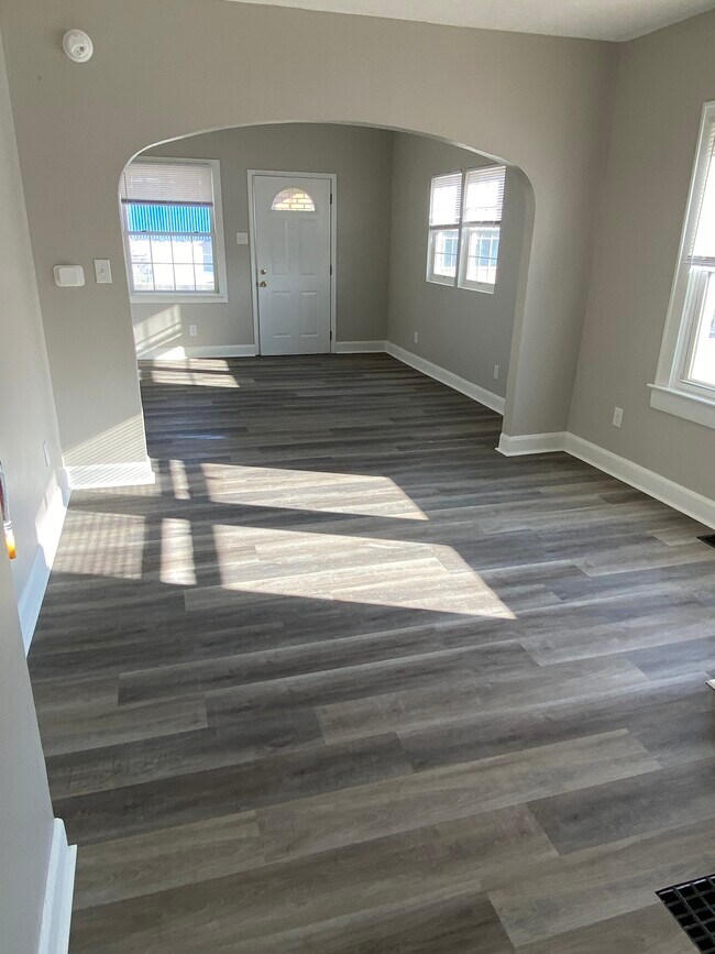 Foto del edificio - 2036 Singleton St