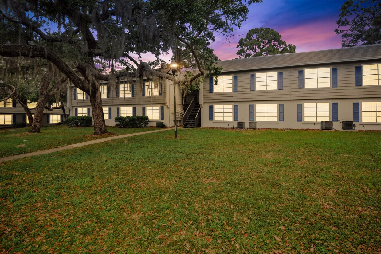 The Place at Alafaya Apartments in Orlando, FL