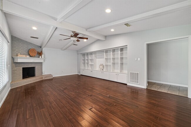 Foto del edificio - 11811 Beverly Dr