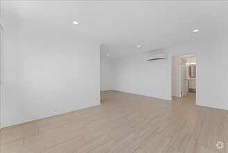 Building Photo - 376 N Ave 57