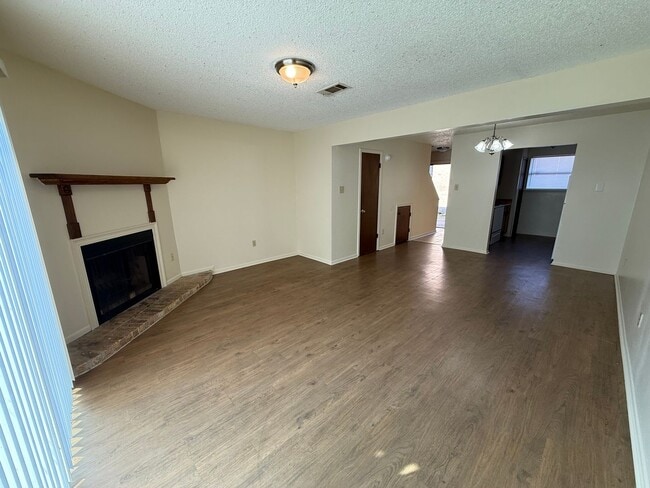 Building Photo - 1322 Jasper Ave