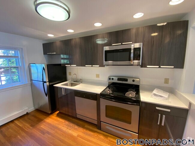 Building Photo - 75 Wyman St