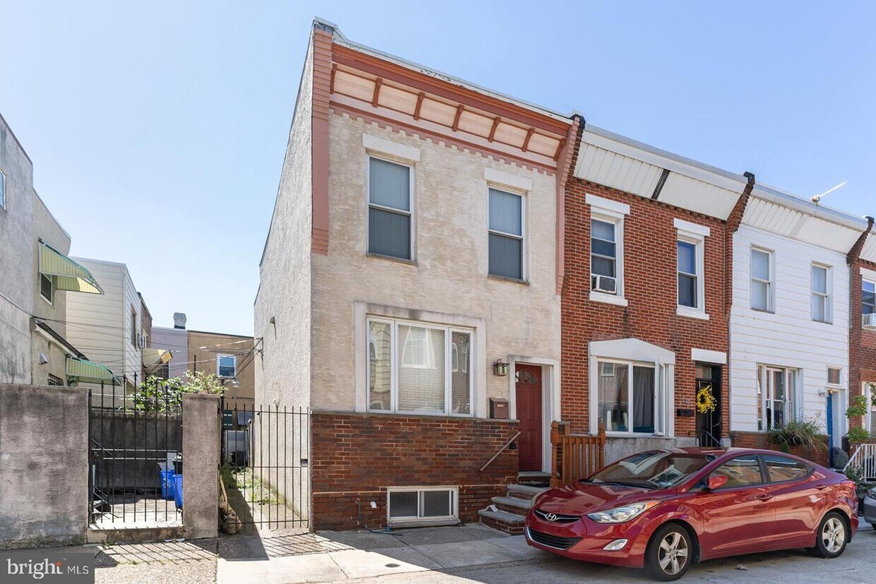 Primary Photo - 1008 Daly St