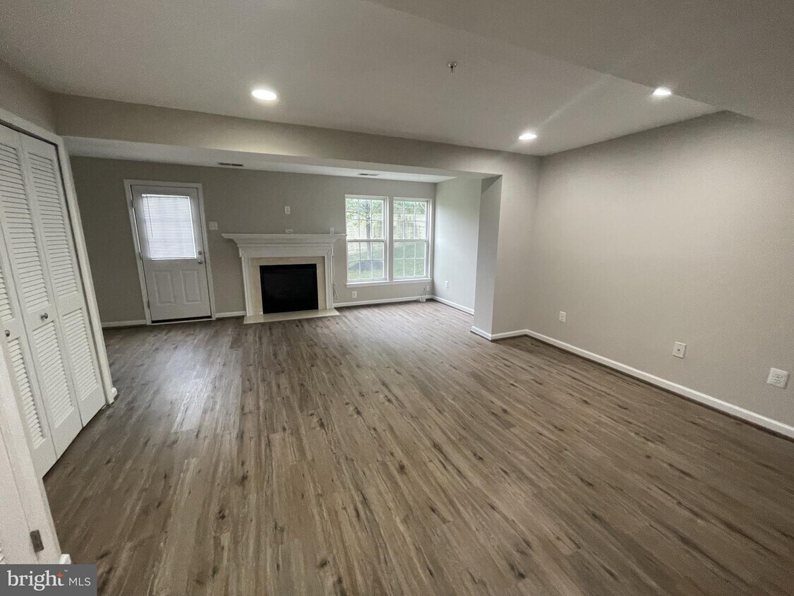 7135 Fox Harbor Way, Elkridge, MD 21075 Townhome Rentals in Elkridge