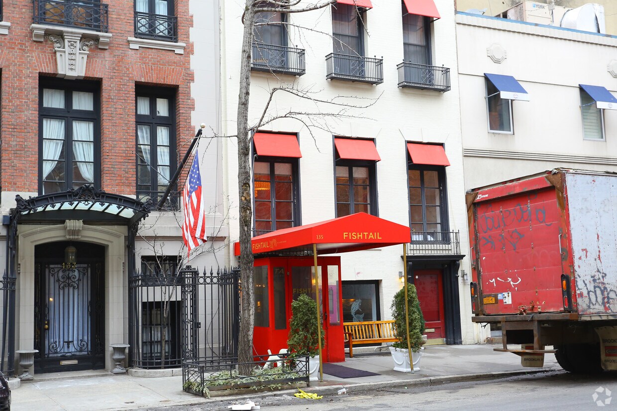 Building Photo - 135 E 62nd St