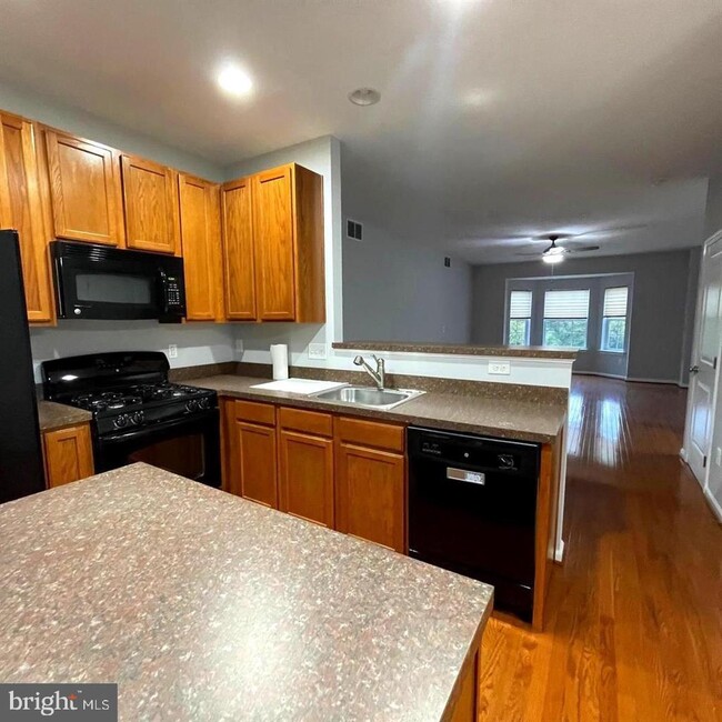 Foto del edificio - 129 Winterberry Way