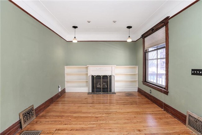 Building Photo - 1741 Calumet St