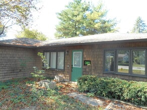 Building Photo - 740 W Auman Dr