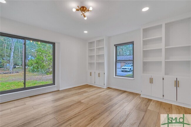 Building Photo - 1015 Mill Hill Rd