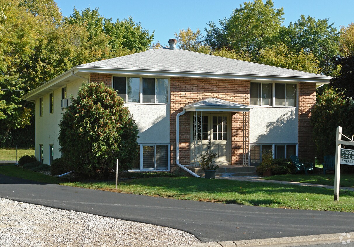 Primary Photo - Garden Court