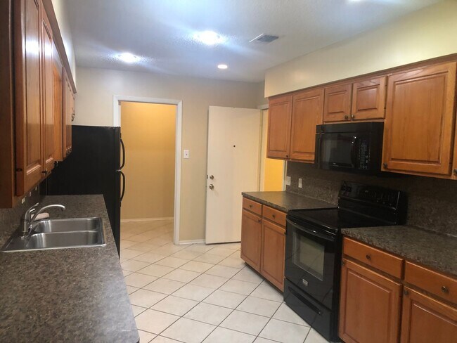 Foto del edificio - 2 Bedroom Single Family
