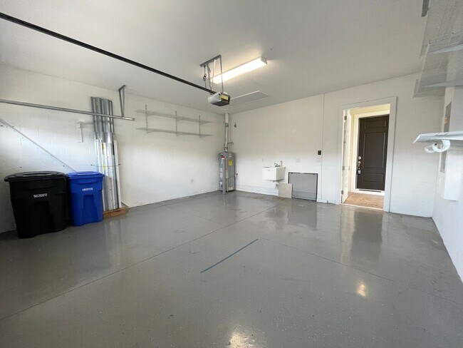 Foto del edificio - Available Now! 2 bedroom plus den 2 bath V...
