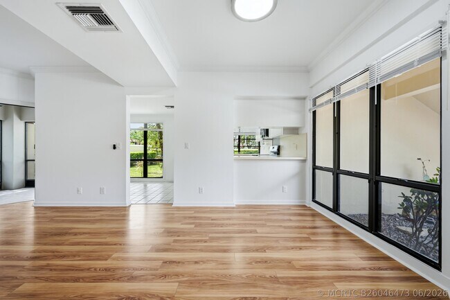 Foto del edificio - 101 Waterview Dr