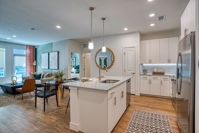 Building Photo - The Hayes