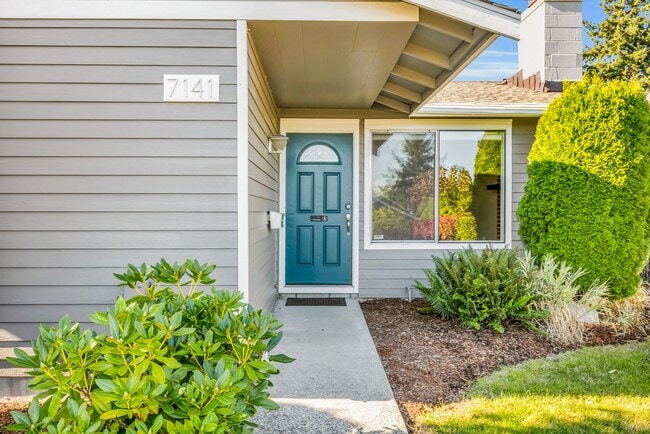 Building Photo - Sunrise Heights Rambler ready for you