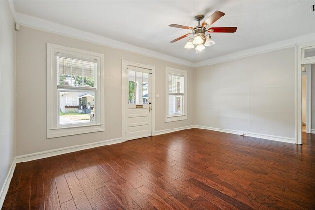 Building Photo - MOVE IN READY BEAUTY IN THE HEART OF MIDTOWN