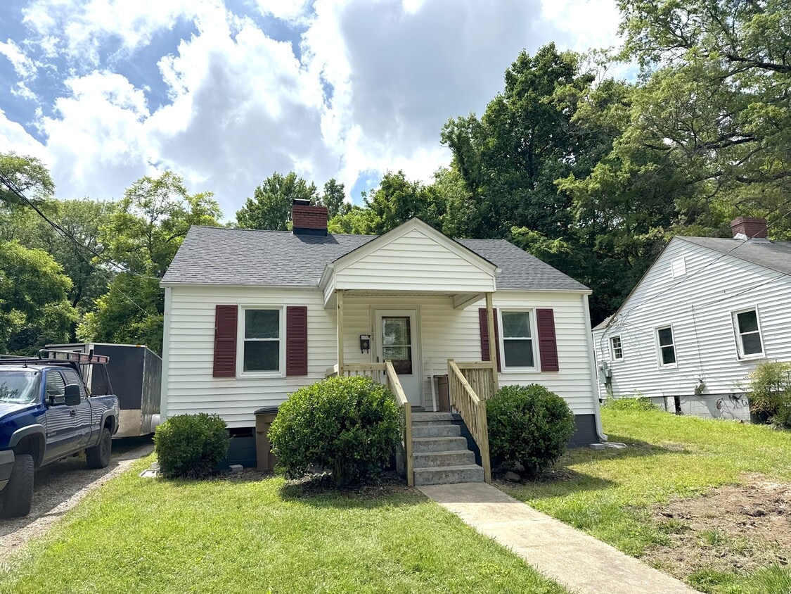 Building Photo - 1302 Highland Ave
