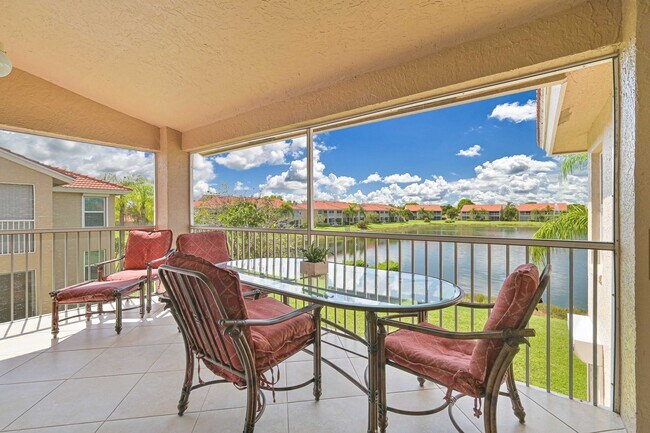 Foto del edificio - NOW AVAILABLE - Gorgeous Condo in Huntington Lakes!