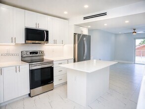 Building Photo - 2750 W 76th St