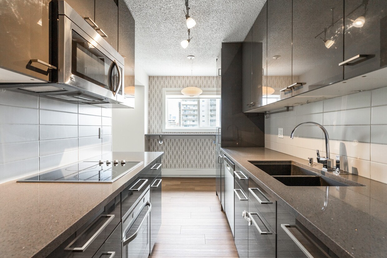Photo principale - 10140-115 115 St NW