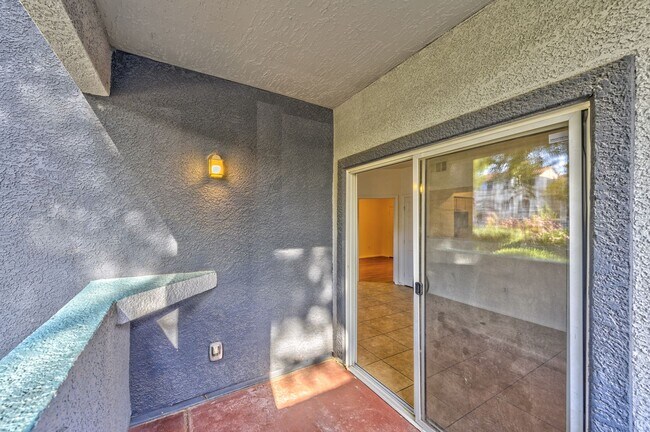 Foto del edificio - 6955 N Durango Dr