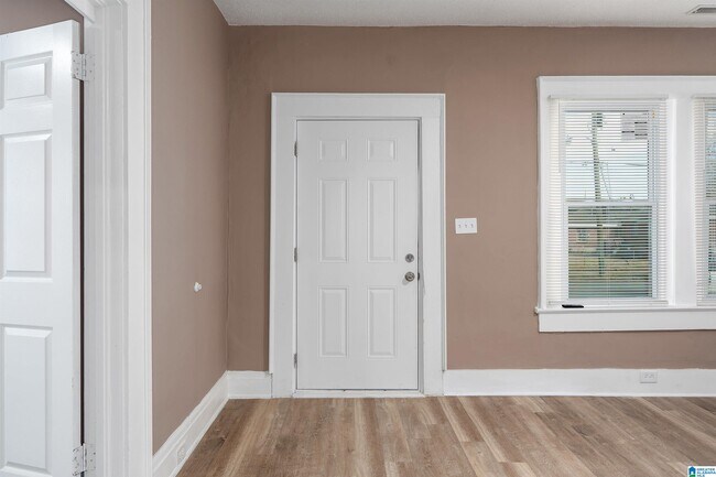 Foto del edificio - 516 14th St SW