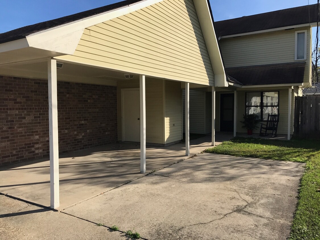 Primary Photo - 2 Bedroom Townhouse in Port Allen