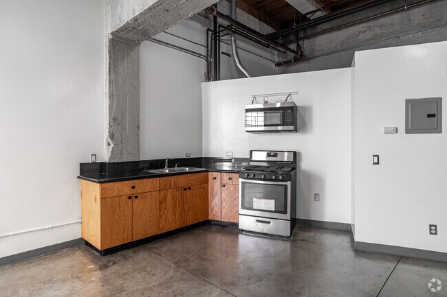 Estudio - 1,480 pies cuadrados - Cocina - WM Lofts