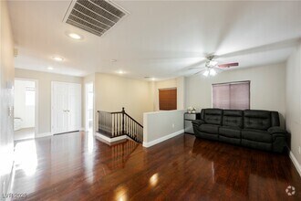 Building Photo - 6720 Song Sparrow Ct