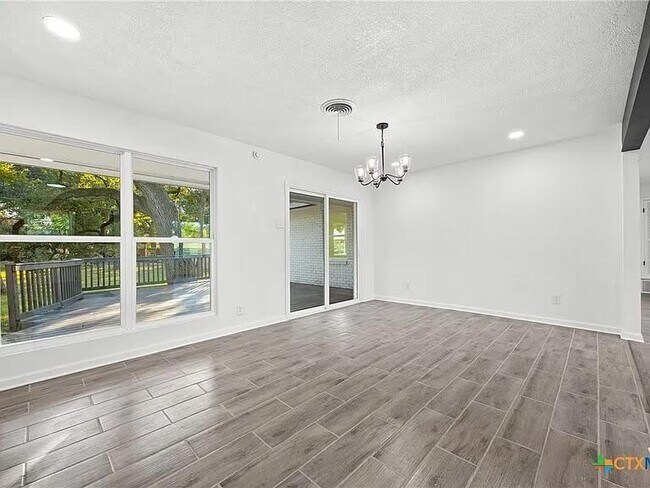 Foto del edificio - 3505 W Adams Ave