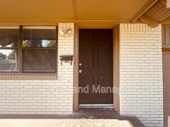 Building Photo - 1432 SW 61st Terrace
