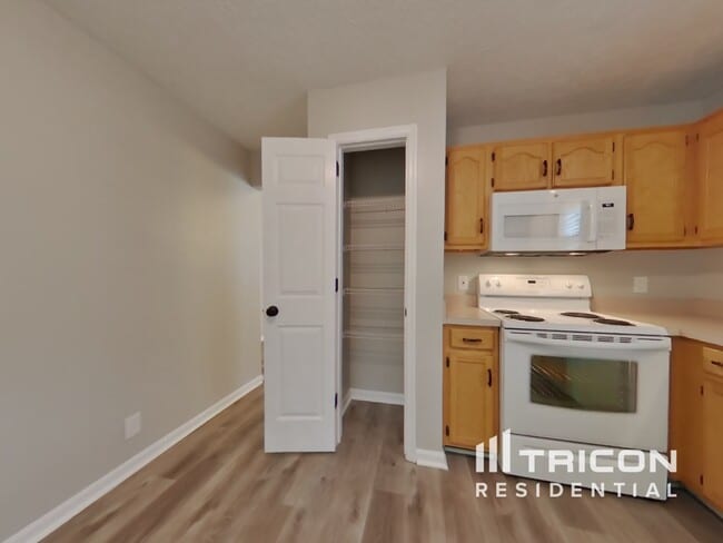 Building Photo - 911 Celeste Ct