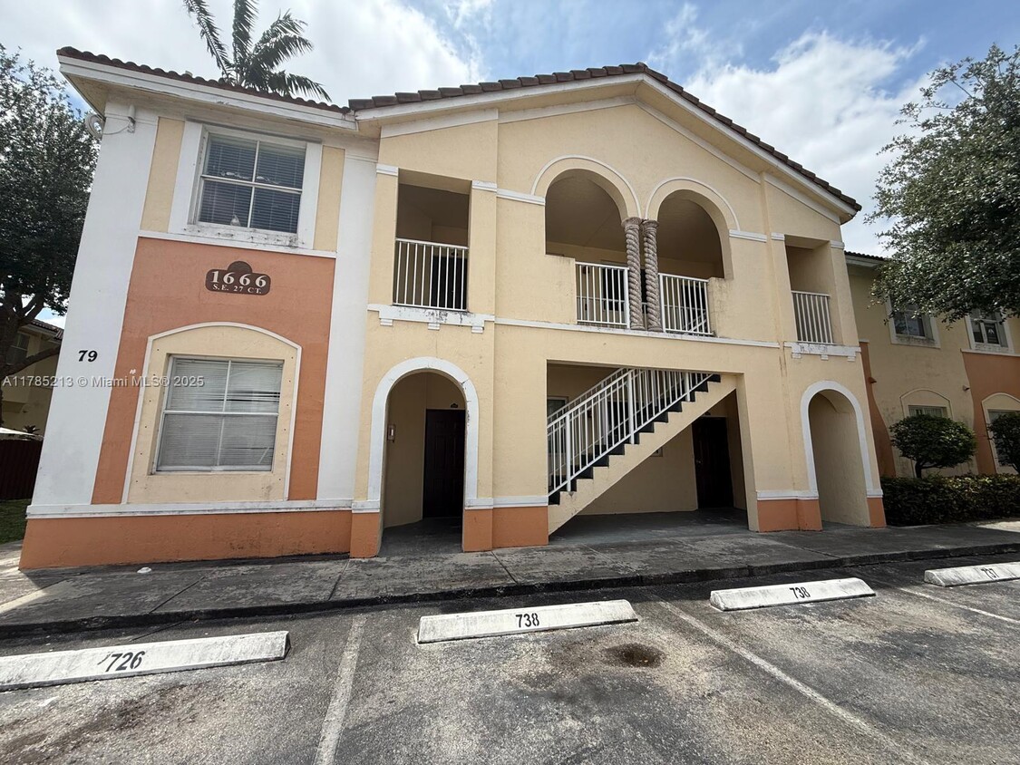 Primary Photo - 1666 SE 27th Ct