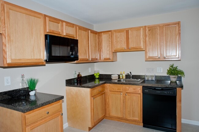 Building Photo - 331 Radcliff St