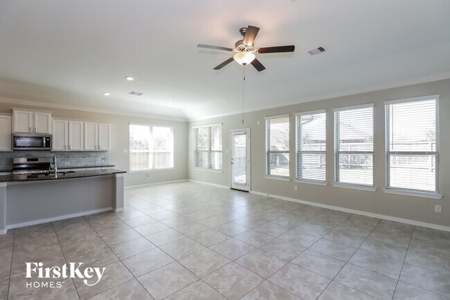 Building Photo - 6406 Wolf Run Dr