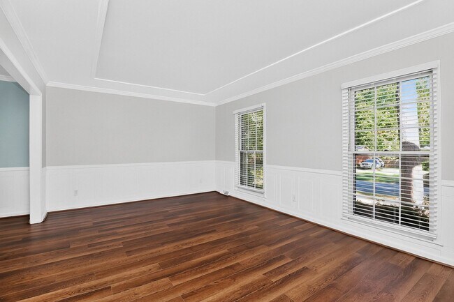 Foto del edificio - 2438 Knickerbocker Dr