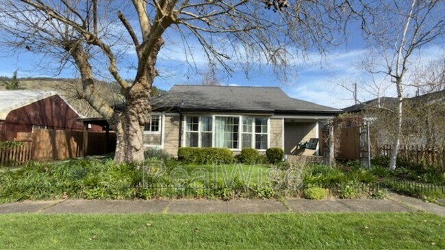 Foto del edificio - 501 NE Broadway St