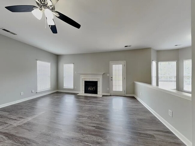 Building Photo - 7022 Tanners Creek Dr