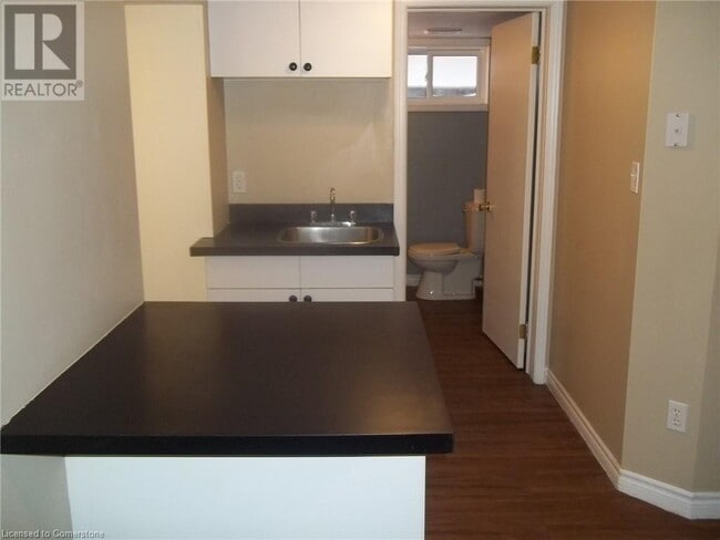 Building Photo - 56 Lilac St