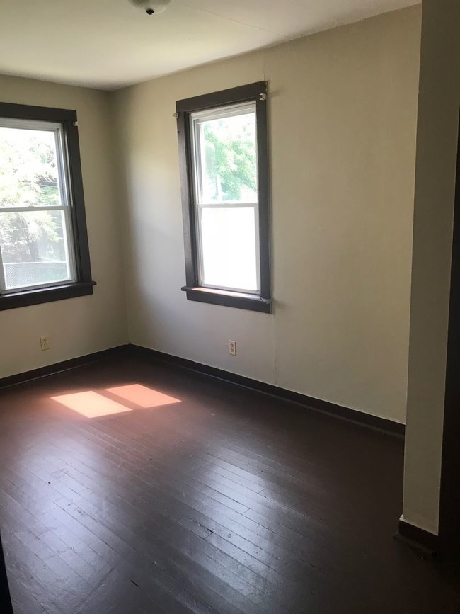 Building Photo - 3 br, 1 bath House - 549 McClure Ave.