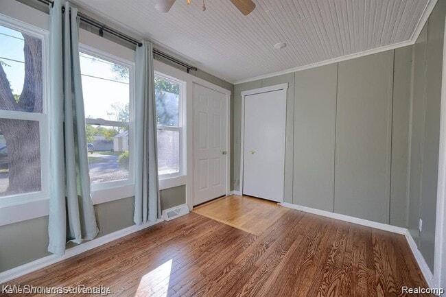 Building Photo - 2470 Burleigh St