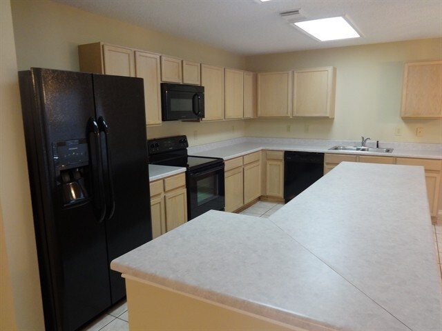 Foto del edificio - 8011 Cherry Glade