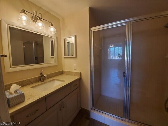 Foto del edificio - 1215 Reserve Way