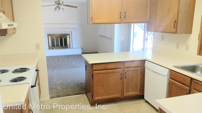 Building Photo - 3 br, 2.5 bath House - 24018 N. 40th Drive