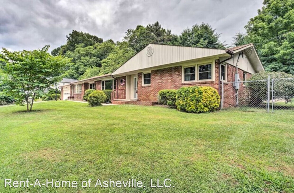 1080 Monte Vista Rd, Candler, NC 28715 House Rental in Candler, NC