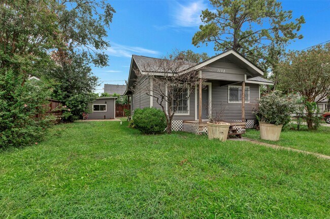 Building Photo - 1102 Northwood St