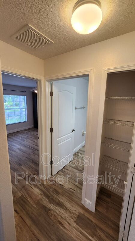 Foto del edificio - 11404 Holmbridge Ln