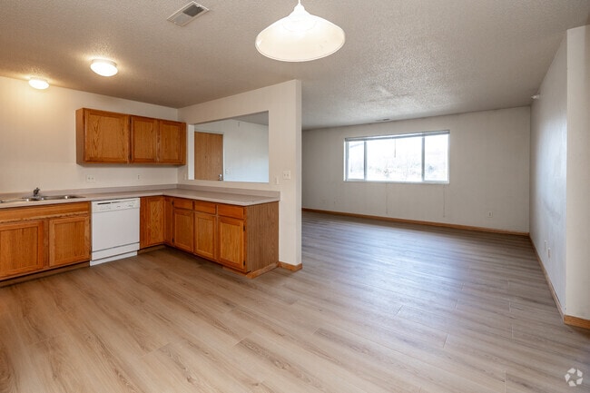 3BR, 2BA - 1,200SF - Kitchen - Campus Court Apartments